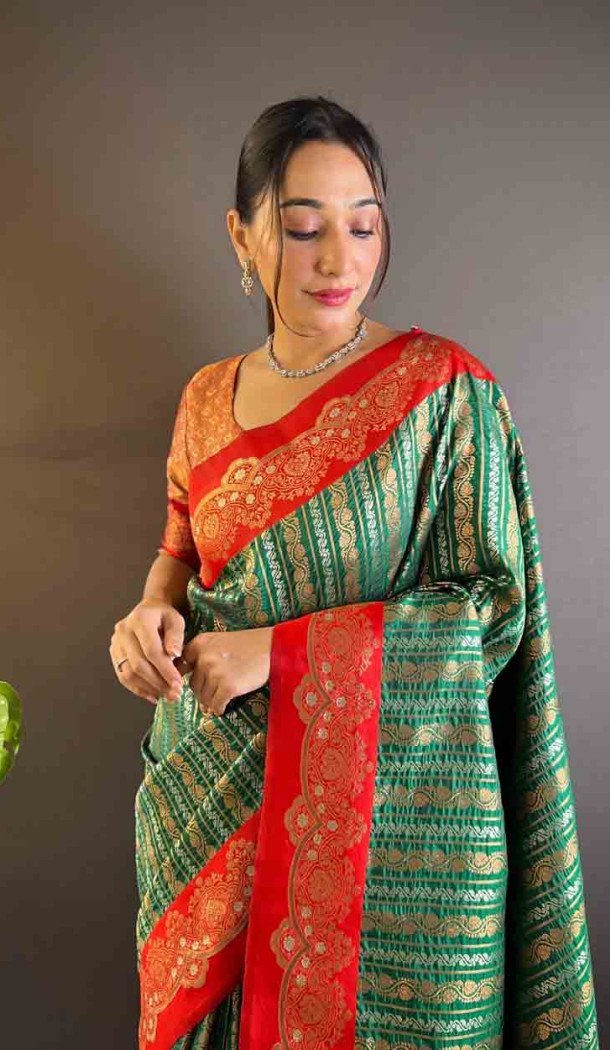 Green Soft Silk Zari Weaving Work Traditional Wear Saree - 144979122