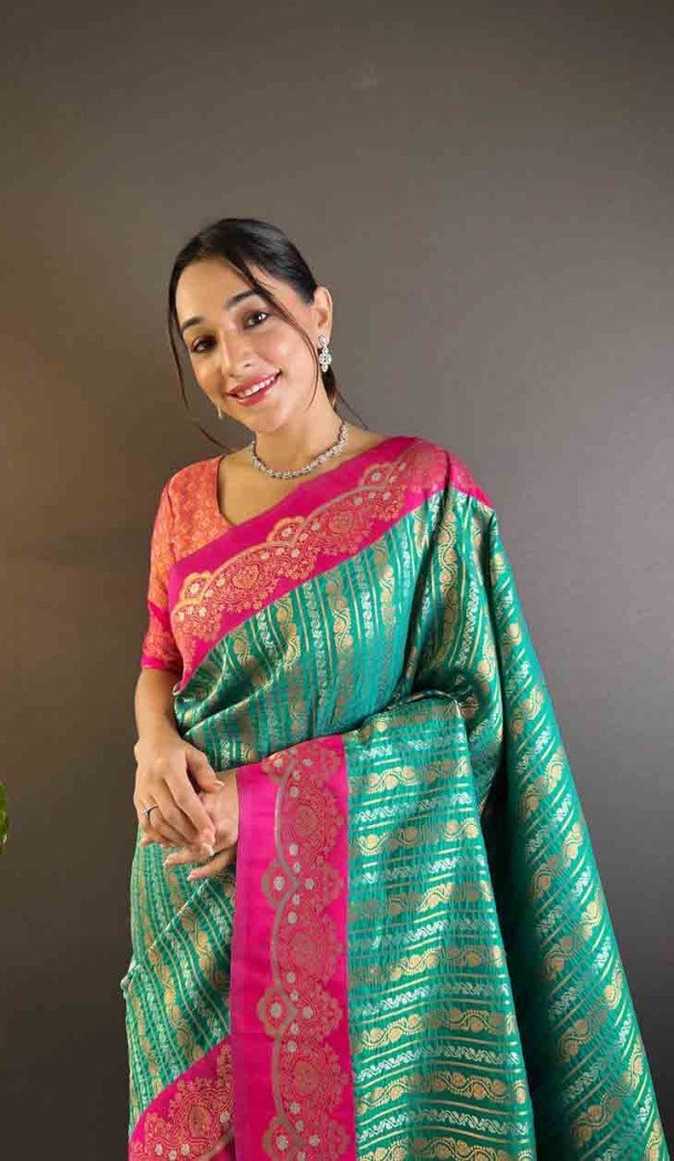Soft Silk Green Zari Weaving Work Traditional Wear Saree - 144979124