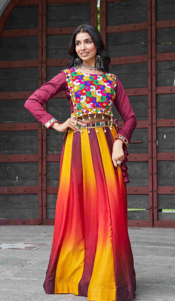 Women Pedding Color Maroon Chinon Kutchi Gamthi Work - 160481093