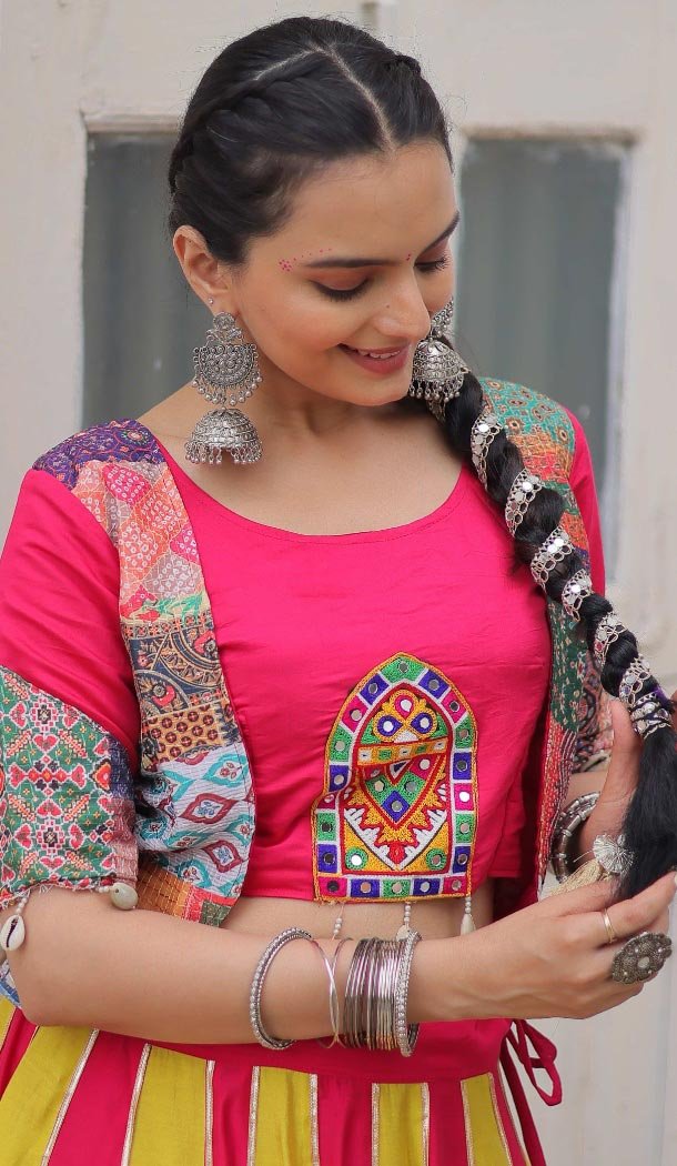 Women Navratri Chaniya Choli Roman Silk Pink Gamthi Thread Embroidery Work - 160691195