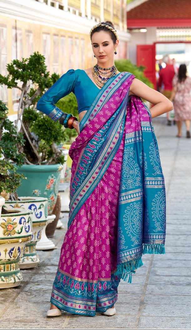 Women Jacquard Work Pink Traditional Wear Saree Soft Silk - 12796209395