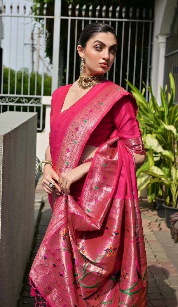Pink Traditional Wear Silk Saree with Weaving Work - 217939