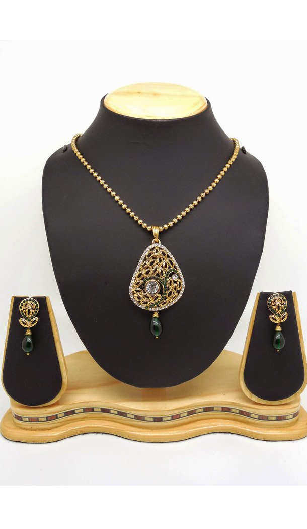 Women's Art Green & Off White Color Fashion Jewellery Pendant Set Women's Art Green & Off White Color Fashion Jewellery Pendant Set
