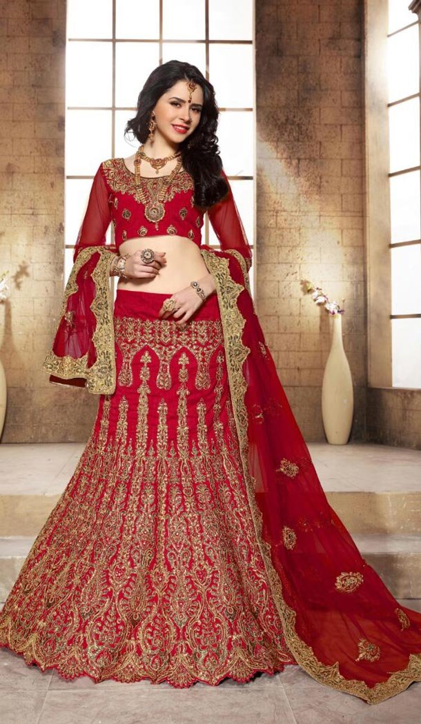 Bridal Lehenga Online Shopping in Red Color and Dupioni Raw Silk Fabric | FH403365323