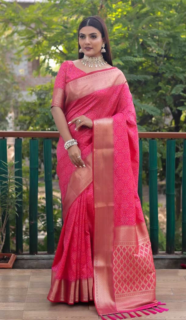 Bandhej Patola Silk Pink Color Weaving Work Traditional Party Wear Saree -6369169129