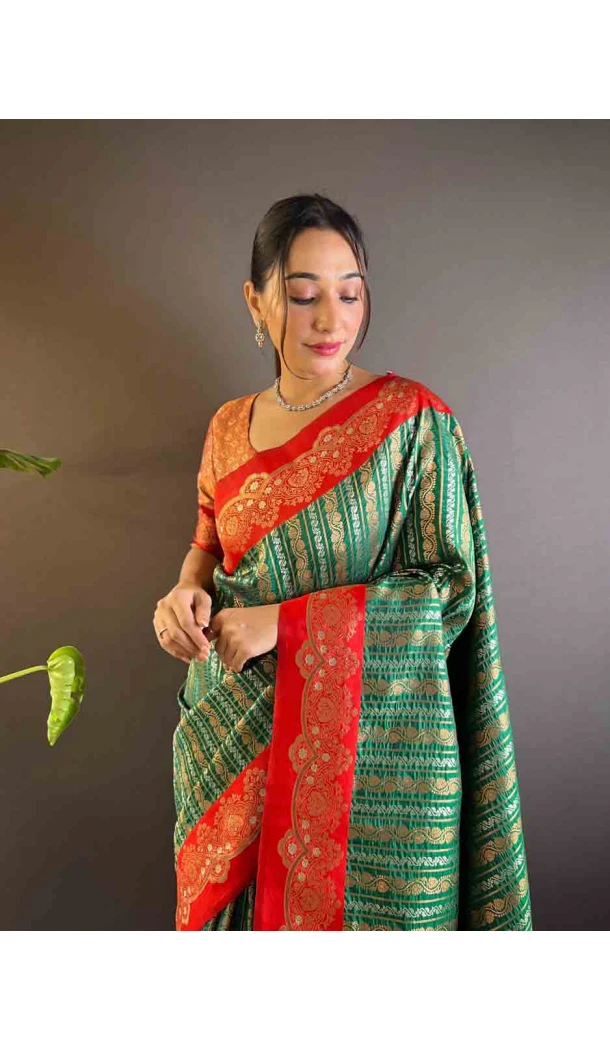 Green Soft Silk Zari Weaving Work Traditional Wear Saree - 144979122