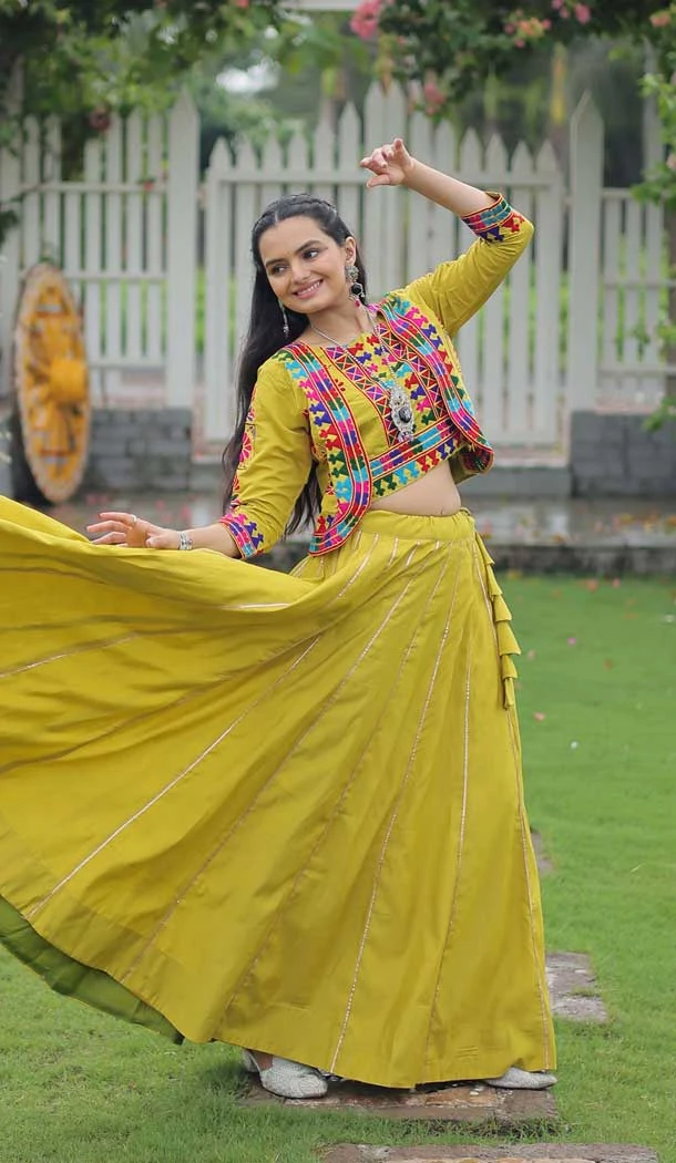 Roman Silk Gamthi Embroidered Navratri Lehenga Choli In Parrot Green - 158768978