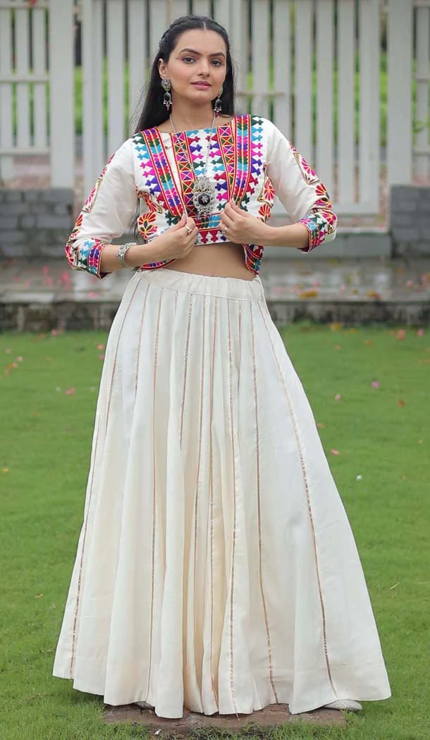Roman Silk Gamthi Embroidered Navratri Lehenga Choli In Off White - 158768981