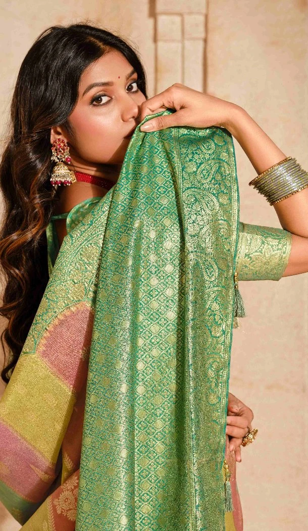 Women Silk Green Zari Saree - 12286206895