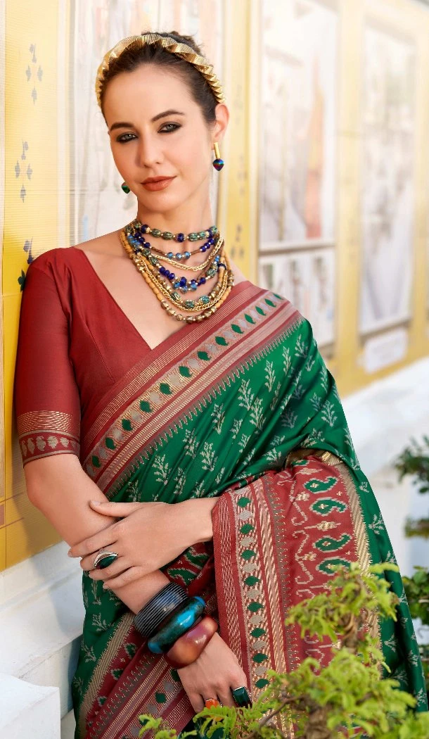 Women Jacquard Work Traditional Wear Saree Soft Silk Green - 12796209397