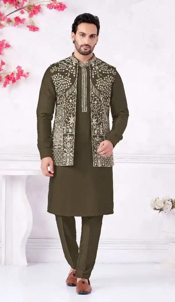 Men’s Green Kurta Pajama in Banarasi Silk – 216404