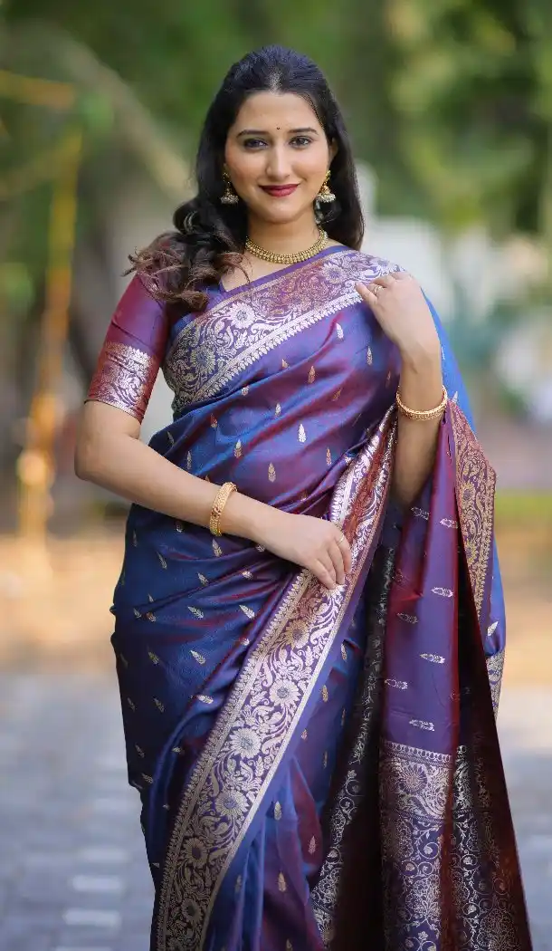 Grey Pure Banarasi Silk Zari Work Traditional Wear Saree - 220107