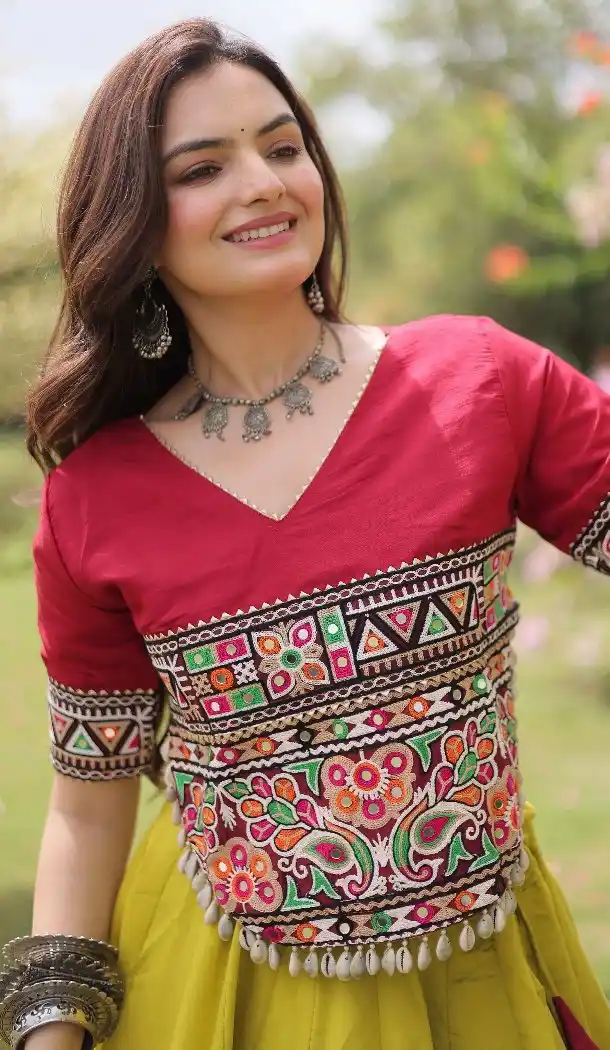 Yellow Kutchi Gamti Embroidery Roman Silk Navratri Chaniya Choli - 172658969