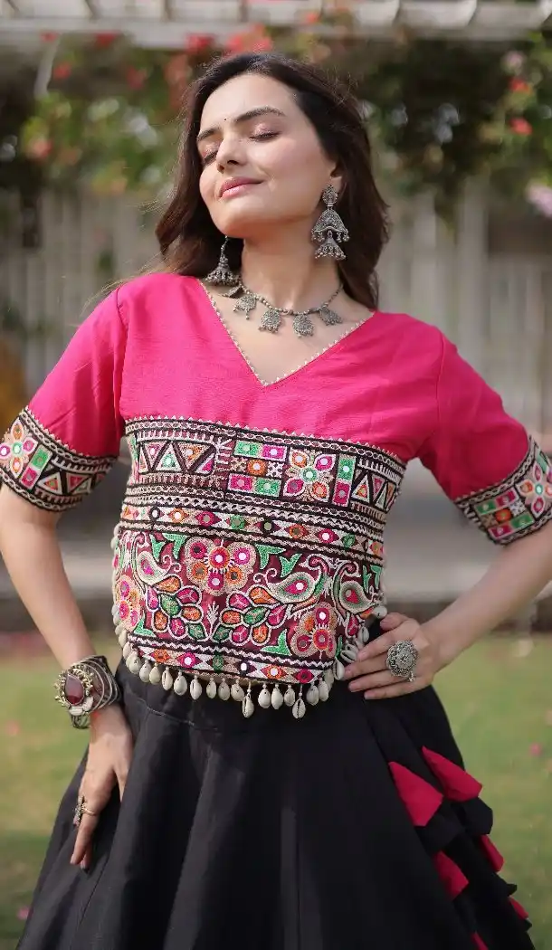 Black Kutchi Gamti Embroidery Roman Silk Navratri Chaniya Choli - 172658971