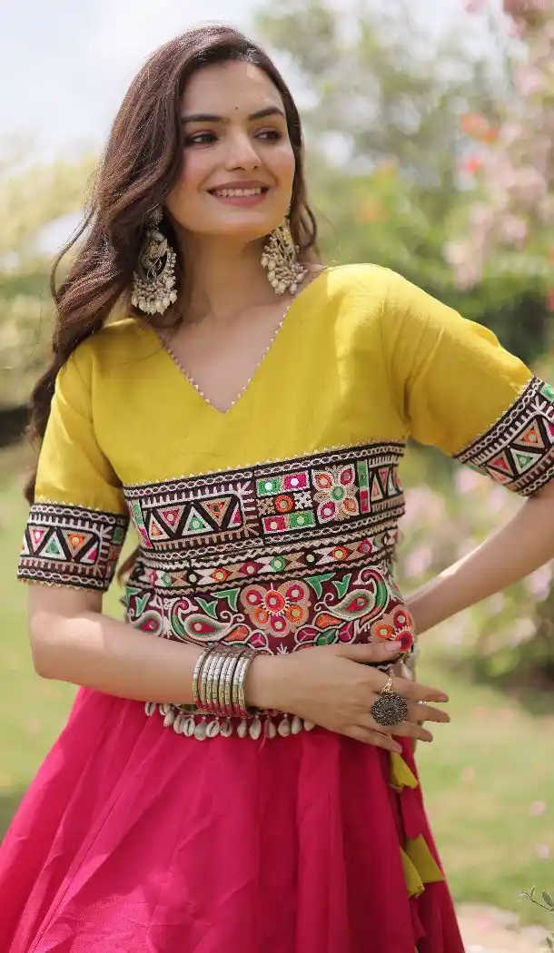 Pink Roman Silk Kutchi Gamti Embroidery Navratri Chaniya Choli - 172658972
