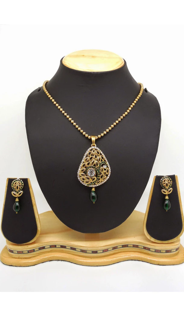 Women's Art Green & Off White Color Fashion Jewellery Pendant Set