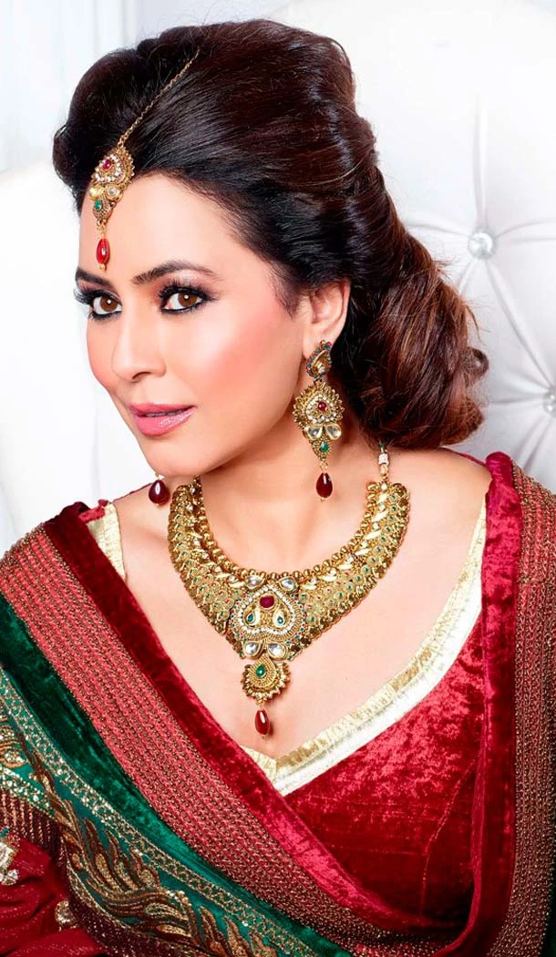Alloy Work Maroon Golden Color Women Fashion Necklace Set | FH551211322672
