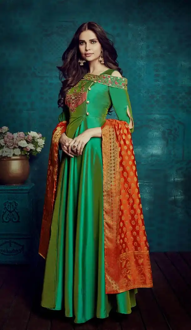 Contemporary Green Color Tapeta Exclusive Gown Dress | 340540357