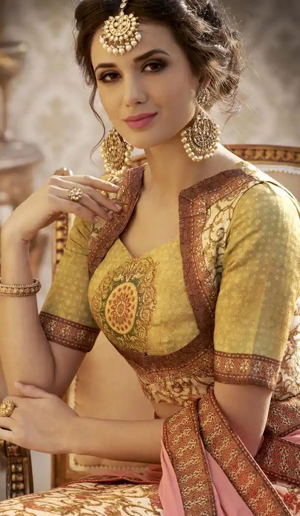 Greenish Yellow Color Pure Banarasi Silk Lahanga Choli | 342640544