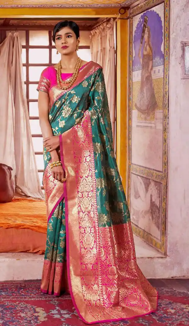 Green Color Jacquard Crystal Chaap Contrast Pallu Saree - 462857018
