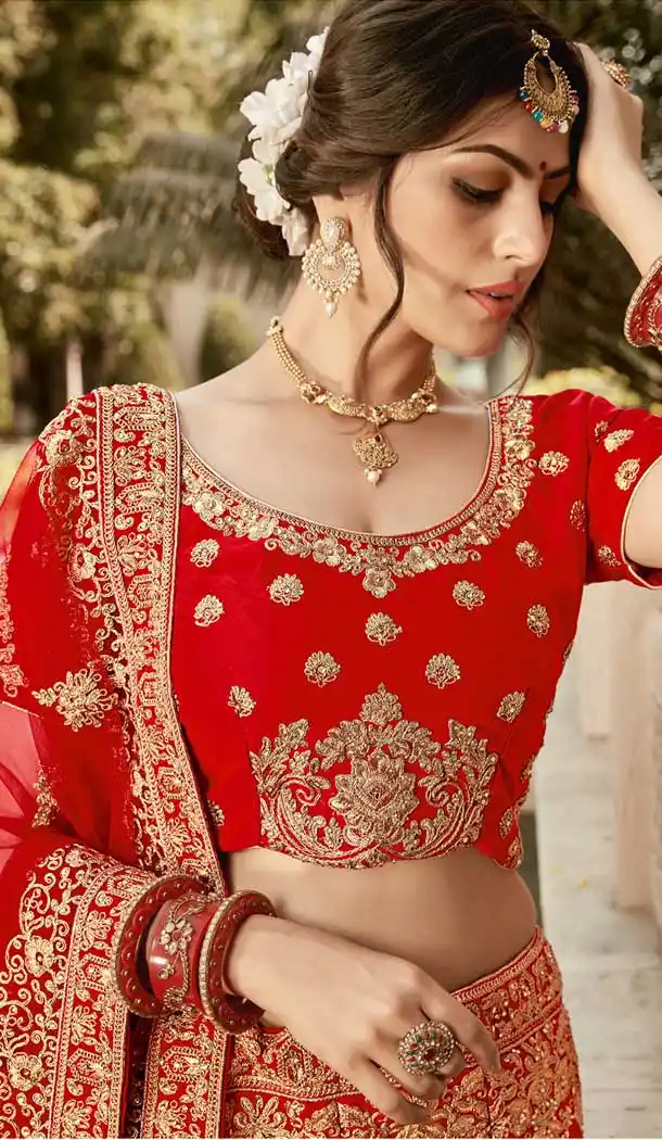 Red Color Pure Heavy Silk Wedding Special Lehenga Choli - 472358135