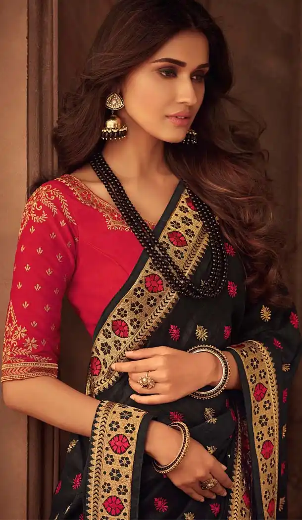 Black Color Silk Designer Trendsetter Saree Blouse -648681025
