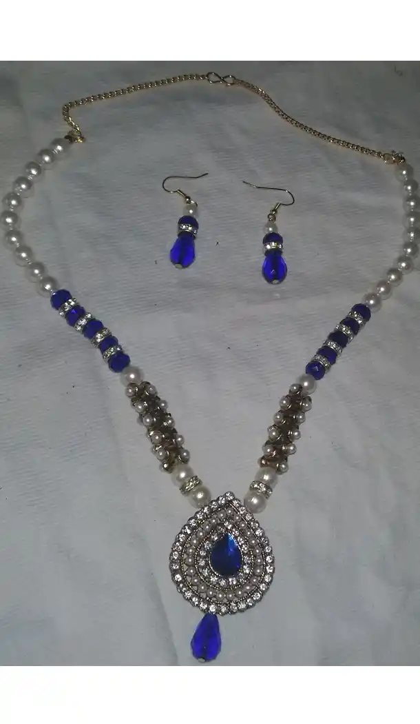 Off White and Blue Color Fashion Necklaces in Traditional and Heavy Look