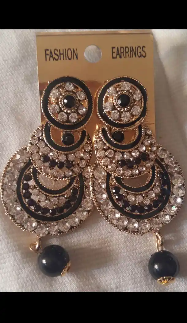 Women's Art Black and White Color Artificial Jewellery Earrings