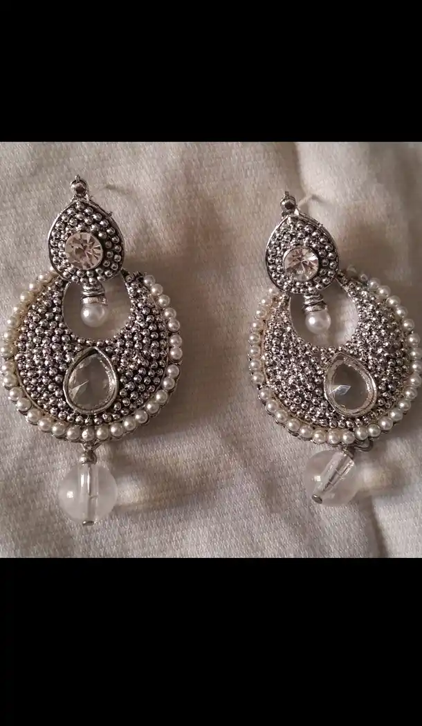 Perfect Look In Silver and Off White Color Earrings