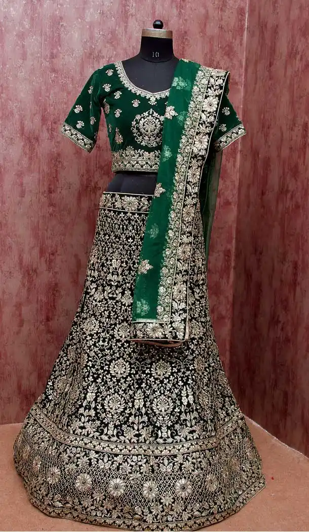 Green Color Velvet Heavy Designer Sangeet Ceremony Wear Lehenga Choli -9555112308