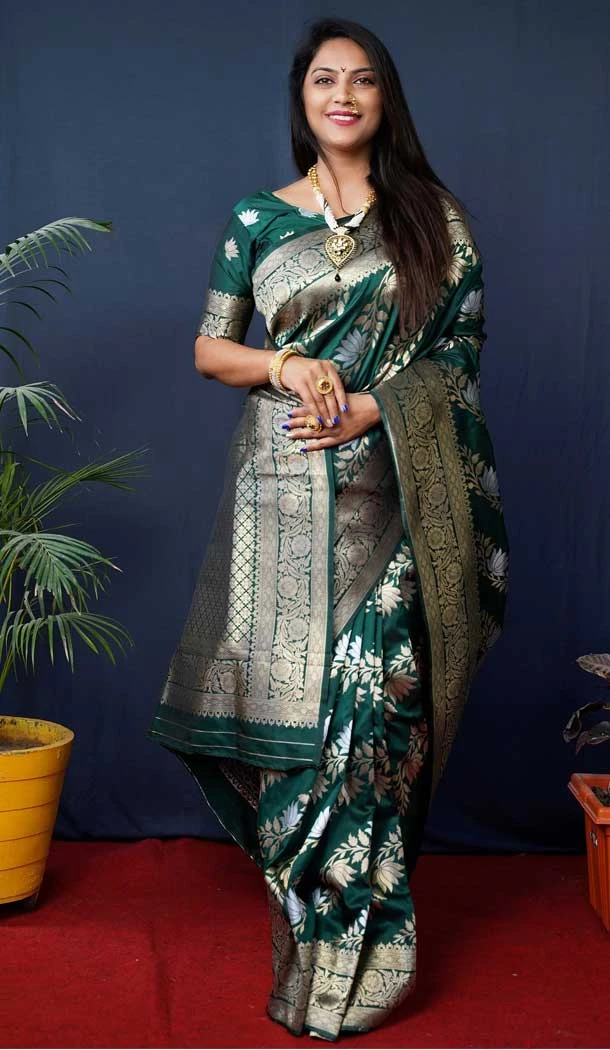 Green Color Banarasi Silk Jacquard Work Traditional Party Wear Designer Saree -5117159962